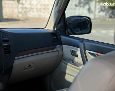 Бежевий Міцубісі Паджеро Вагон, об'ємом двигуна 3 л та пробігом 252 тис. км за 13390 $, фото 38 на Automoto.ua