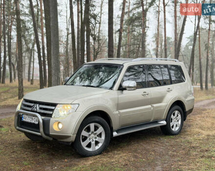 Бежевий Міцубісі Паджеро Вагон, об'ємом двигуна 3.2 л та пробігом 211 тис. км за 12800 $, фото 55 на Automoto.ua