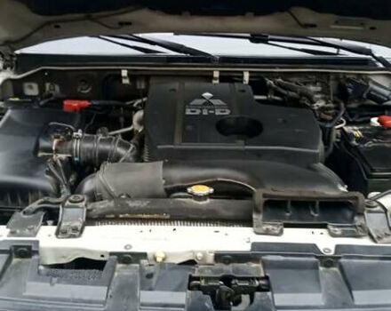 Бежевий Міцубісі Паджеро Вагон, об'ємом двигуна 3.2 л та пробігом 188 тис. км за 14200 $, фото 25 на Automoto.ua