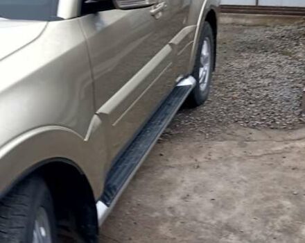 Бежевий Міцубісі Паджеро Вагон, об'ємом двигуна 3.2 л та пробігом 188 тис. км за 14200 $, фото 4 на Automoto.ua