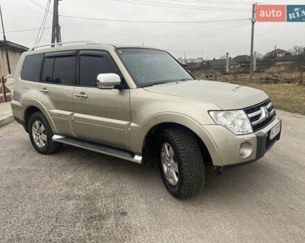 Бежевый Мицубиси Паджеро Вагон, объемом двигателя 3 л и пробегом 276 тыс. км за 12000 $, фото 8 на Automoto.ua