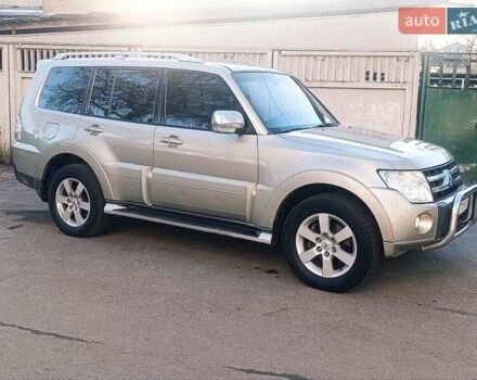 Бежевый Мицубиси Паджеро Вагон, объемом двигателя 3.2 л и пробегом 210 тыс. км за 12800 $, фото 8 на Automoto.ua