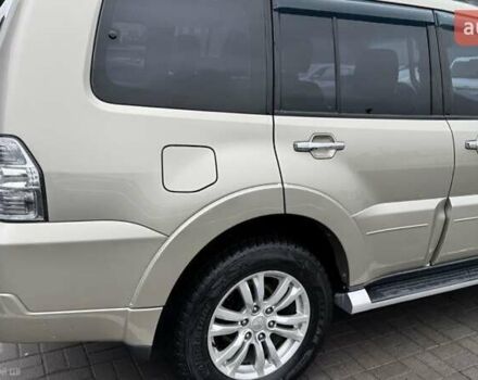 Бежевий Міцубісі Паджеро Вагон, об'ємом двигуна 3.2 л та пробігом 145 тис. км за 19200 $, фото 8 на Automoto.ua