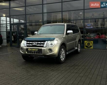 Бежевый Мицубиси Паджеро Вагон, объемом двигателя 3.2 л и пробегом 146 тыс. км за 19200 $, фото 2 на Automoto.ua