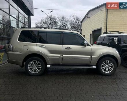 Бежевый Мицубиси Паджеро Вагон, объемом двигателя 3.2 л и пробегом 146 тыс. км за 19200 $, фото 7 на Automoto.ua