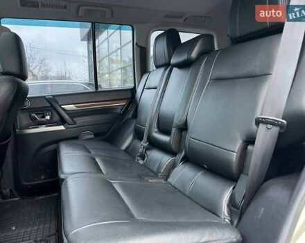 Бежевый Мицубиси Паджеро Вагон, объемом двигателя 3.2 л и пробегом 146 тыс. км за 19200 $, фото 23 на Automoto.ua