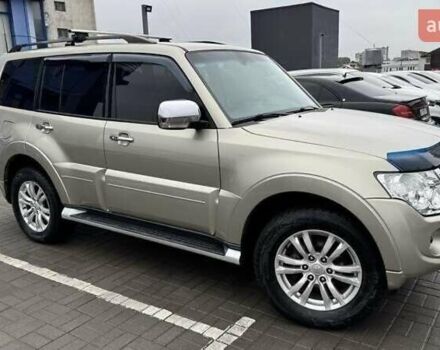 Бежевий Міцубісі Паджеро Вагон, об'ємом двигуна 3.2 л та пробігом 145 тис. км за 19200 $, фото 3 на Automoto.ua