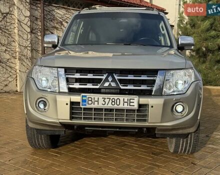 Бежевий Міцубісі Паджеро Вагон, об'ємом двигуна 3.2 л та пробігом 189 тис. км за 18300 $, фото 3 на Automoto.ua