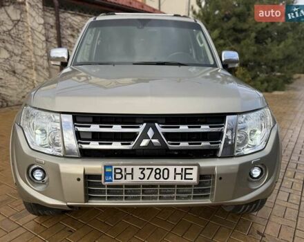 Бежевый Мицубиси Паджеро Вагон, объемом двигателя 3.2 л и пробегом 189 тыс. км за 18899 $, фото 2 на Automoto.ua