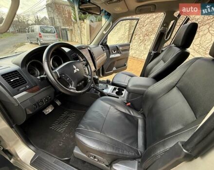 Бежевый Мицубиси Паджеро Вагон, объемом двигателя 3.2 л и пробегом 189 тыс. км за 18899 $, фото 30 на Automoto.ua