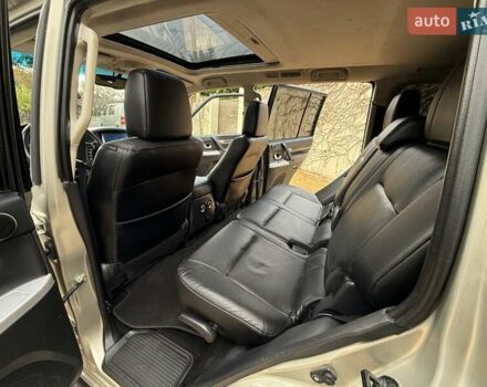 Бежевий Міцубісі Паджеро Вагон, об'ємом двигуна 3.2 л та пробігом 189 тис. км за 18300 $, фото 30 на Automoto.ua