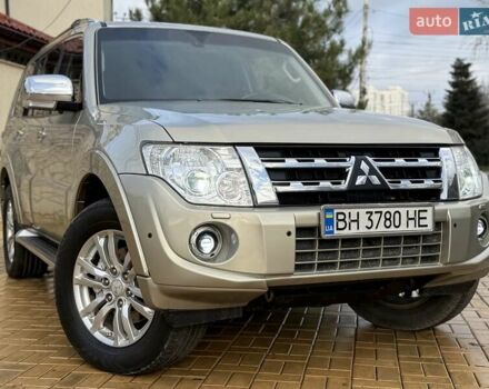 Бежевий Міцубісі Паджеро Вагон, об'ємом двигуна 3.2 л та пробігом 189 тис. км за 18300 $, фото 10 на Automoto.ua