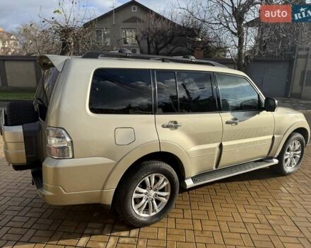 Бежевый Мицубиси Паджеро Вагон, объемом двигателя 3.2 л и пробегом 189 тыс. км за 18899 $, фото 13 на Automoto.ua