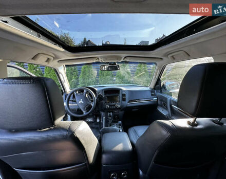 Бежевый Мицубиси Паджеро Вагон, объемом двигателя 3.2 л и пробегом 202 тыс. км за 21000 $, фото 2 на Automoto.ua