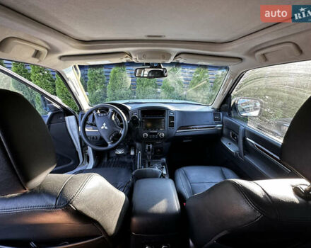 Бежевый Мицубиси Паджеро Вагон, объемом двигателя 3.2 л и пробегом 202 тыс. км за 21000 $, фото 4 на Automoto.ua