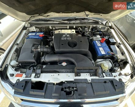 Бежевый Мицубиси Паджеро Вагон, объемом двигателя 3.2 л и пробегом 202 тыс. км за 21000 $, фото 1 на Automoto.ua