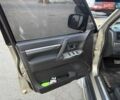 Бежевый Мицубиси Паджеро Вагон, объемом двигателя 2.97 л и пробегом 122 тыс. км за 28800 $, фото 4 на Automoto.ua