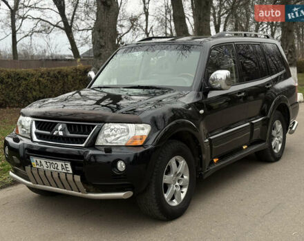 Бежевый Мицубиси Паджеро Вагон, объемом двигателя 3.5 л и пробегом 300 тыс. км за 7800 $, фото 1 на Automoto.ua