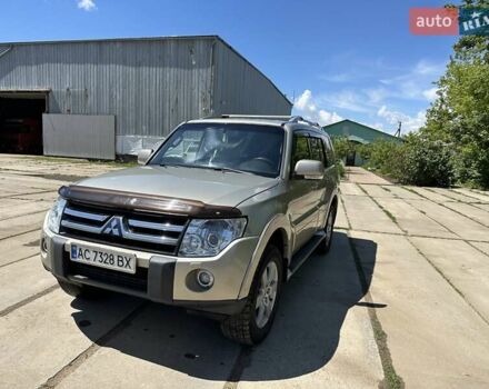 Міцубісі Паджеро Вагон 2007 у Овидиополе на Automoto.ua Бежевий Міцубісі Паджеро Вагон, об'ємом двигуна 3.2 л та пробігом 320 тис. км за 14500 $, фото 1 на Automoto.ua