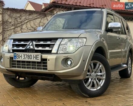 Бежевый Мицубиси Паджеро Вагон, объемом двигателя 3.2 л и пробегом 189 тыс. км за 18899 $, фото 1 на Automoto.ua