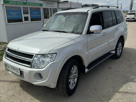 Бежевий Міцубісі Паджеро Вагон, об'ємом двигуна 3.2 л та пробігом 202 тис. км за 21000 $, фото 1 на Automoto.ua
