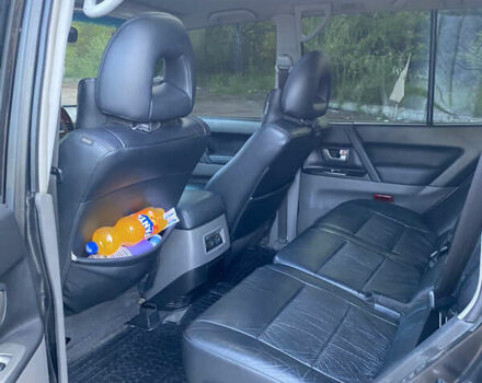 Чорний Міцубісі Паджеро Вагон, об'ємом двигуна 3.2 л та пробігом 311 тис. км за 10400 $, фото 12 на Automoto.ua