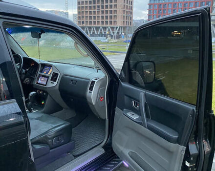 Чорний Міцубісі Паджеро Вагон, об'ємом двигуна 3.2 л та пробігом 360 тис. км за 10300 $, фото 5 на Automoto.ua