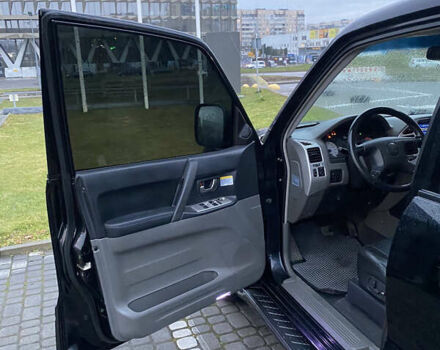 Чорний Міцубісі Паджеро Вагон, об'ємом двигуна 3.2 л та пробігом 360 тис. км за 10300 $, фото 3 на Automoto.ua