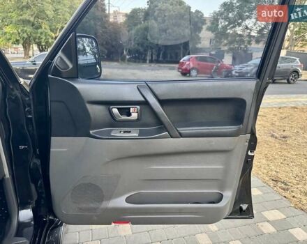 Черный Мицубиси Паджеро Вагон, объемом двигателя 3.5 л и пробегом 271 тыс. км за 6999 $, фото 52 на Automoto.ua