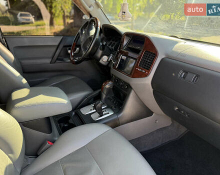 Черный Мицубиси Паджеро Вагон, объемом двигателя 3 л и пробегом 265 тыс. км за 9900 $, фото 12 на Automoto.ua