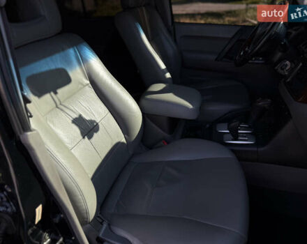 Черный Мицубиси Паджеро Вагон, объемом двигателя 3 л и пробегом 265 тыс. км за 9900 $, фото 8 на Automoto.ua