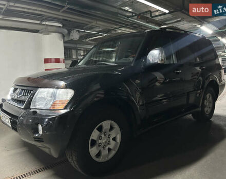 Черный Мицубиси Паджеро Вагон, объемом двигателя 3.2 л и пробегом 254 тыс. км за 10600 $, фото 1 на Automoto.ua