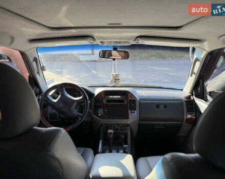 Черный Мицубиси Паджеро Вагон, объемом двигателя 3 л и пробегом 265 тыс. км за 9900 $, фото 6 на Automoto.ua