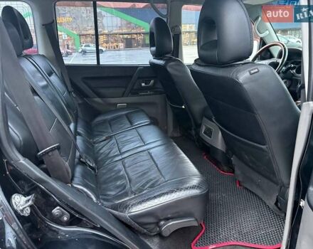 Чорний Міцубісі Паджеро Вагон, об'ємом двигуна 3.2 л та пробігом 392 тис. км за 9000 $, фото 4 на Automoto.ua