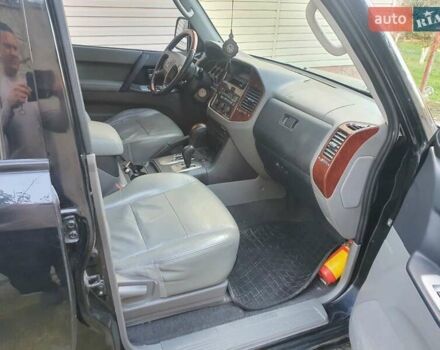 Чорний Міцубісі Паджеро Вагон, об'ємом двигуна 3 л та пробігом 228 тис. км за 12000 $, фото 11 на Automoto.ua