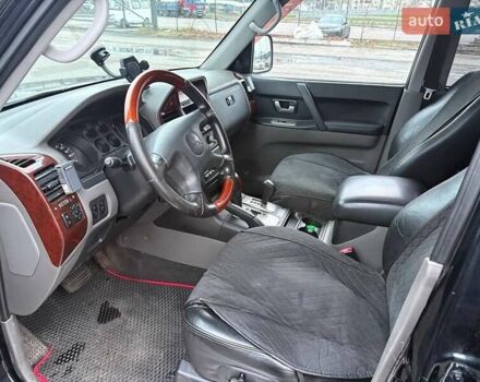 Чорний Міцубісі Паджеро Вагон, об'ємом двигуна 3.2 л та пробігом 392 тис. км за 9000 $, фото 5 на Automoto.ua