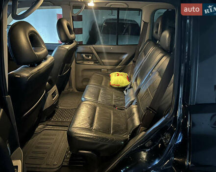 Черный Мицубиси Паджеро Вагон, объемом двигателя 3.2 л и пробегом 254 тыс. км за 10600 $, фото 51 на Automoto.ua