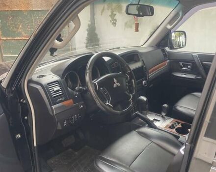 Чорний Міцубісі Паджеро Вагон, об'ємом двигуна 3.8 л та пробігом 291 тис. км за 11000 $, фото 3 на Automoto.ua