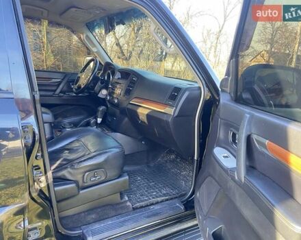 Черный Мицубиси Паджеро Вагон, объемом двигателя 3.2 л и пробегом 288 тыс. км за 12800 $, фото 5 на Automoto.ua