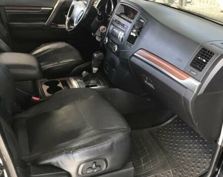 Черный Мицубиси Паджеро Вагон, объемом двигателя 3.2 л и пробегом 284 тыс. км за 12000 $, фото 9 на Automoto.ua