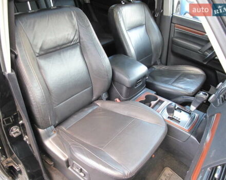 Чорний Міцубісі Паджеро Вагон, об'ємом двигуна 3 л та пробігом 254 тис. км за 10800 $, фото 58 на Automoto.ua