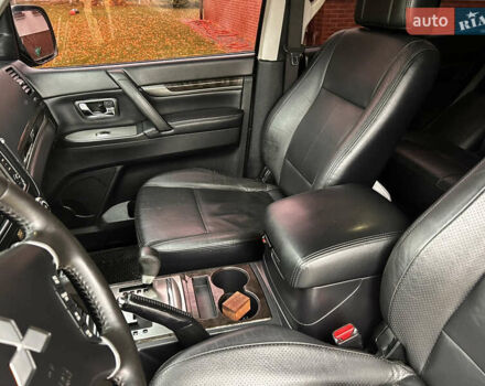 Чорний Міцубісі Паджеро Вагон, об'ємом двигуна 3.2 л та пробігом 270 тис. км за 12950 $, фото 42 на Automoto.ua
