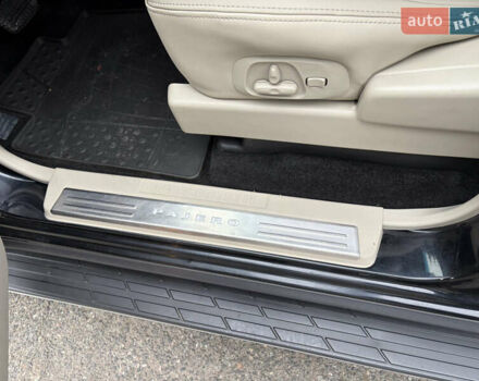 Черный Мицубиси Паджеро Вагон, объемом двигателя 3.8 л и пробегом 180 тыс. км за 13800 $, фото 25 на Automoto.ua