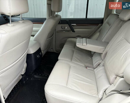 Черный Мицубиси Паджеро Вагон, объемом двигателя 3.8 л и пробегом 180 тыс. км за 13800 $, фото 8 на Automoto.ua