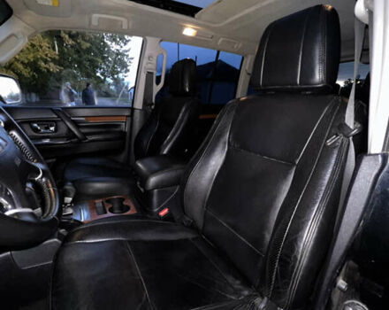 Чорний Міцубісі Паджеро Вагон, об'ємом двигуна 3.8 л та пробігом 208 тис. км за 11500 $, фото 10 на Automoto.ua