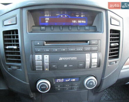 Чорний Міцубісі Паджеро Вагон, об'ємом двигуна 3 л та пробігом 254 тис. км за 10800 $, фото 80 на Automoto.ua