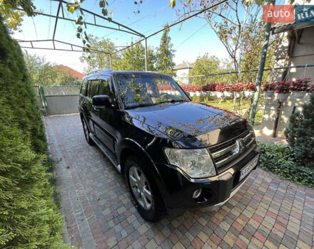 Черный Мицубиси Паджеро Вагон, объемом двигателя 3.8 л и пробегом 162 тыс. км за 14800 $, фото 1 на Automoto.ua