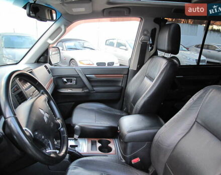 Чорний Міцубісі Паджеро Вагон, об'ємом двигуна 3 л та пробігом 254 тис. км за 10800 $, фото 68 на Automoto.ua