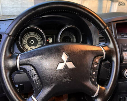 Чорний Міцубісі Паджеро Вагон, об'ємом двигуна 3.8 л та пробігом 208 тис. км за 11500 $, фото 7 на Automoto.ua