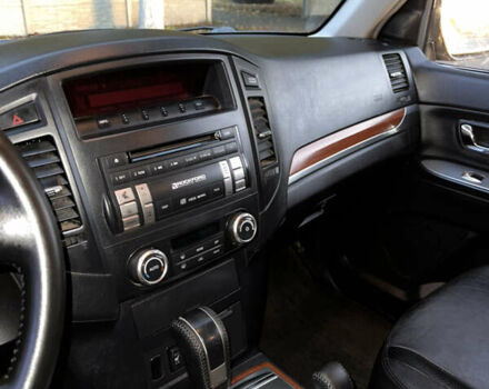 Чорний Міцубісі Паджеро Вагон, об'ємом двигуна 3.8 л та пробігом 208 тис. км за 11500 $, фото 8 на Automoto.ua